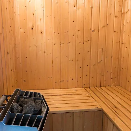 度假居 6 Person In *